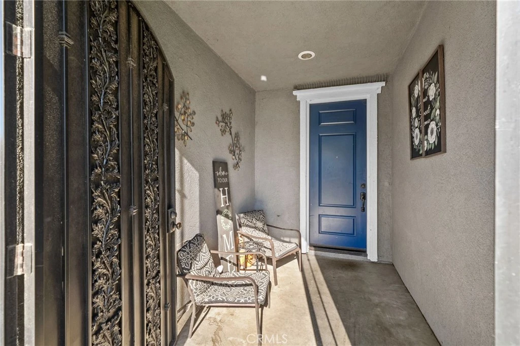 Interior 3