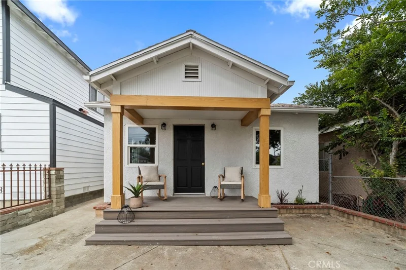 308 N Pasadena Avenue