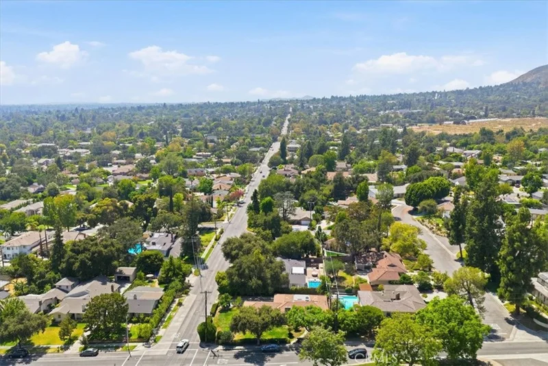 1705 N Santa Anita photo 2