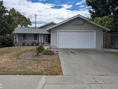 2112 Rockhurst Court