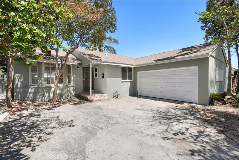 7656 Teesdale Avenue photo 2