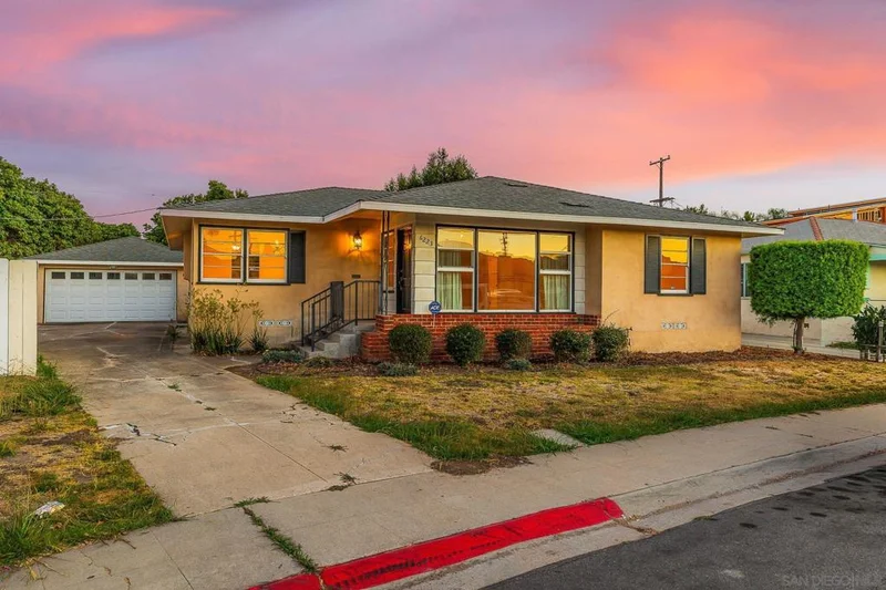6223 Mesita Drive
