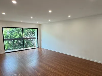 5227 Eagle Dale Avenue 4 photo 2