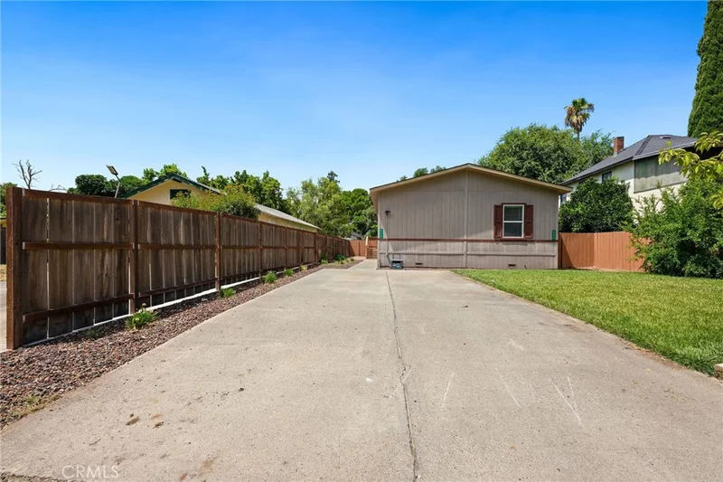 Photo 2 of 235 Los Robles Avenue