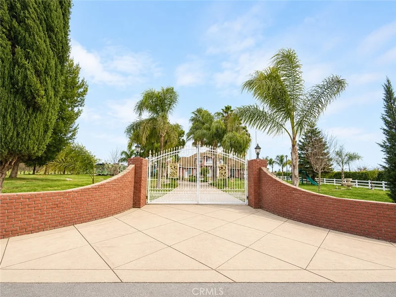 Photo 2 of 9886 S Mckinley Avenue
