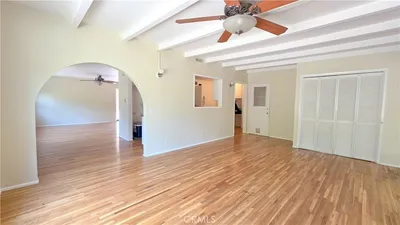 182 E Green Street photo 2