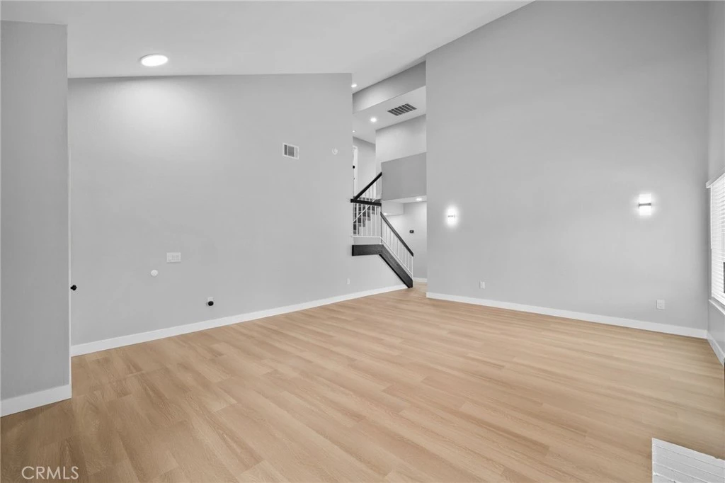 Interior 4