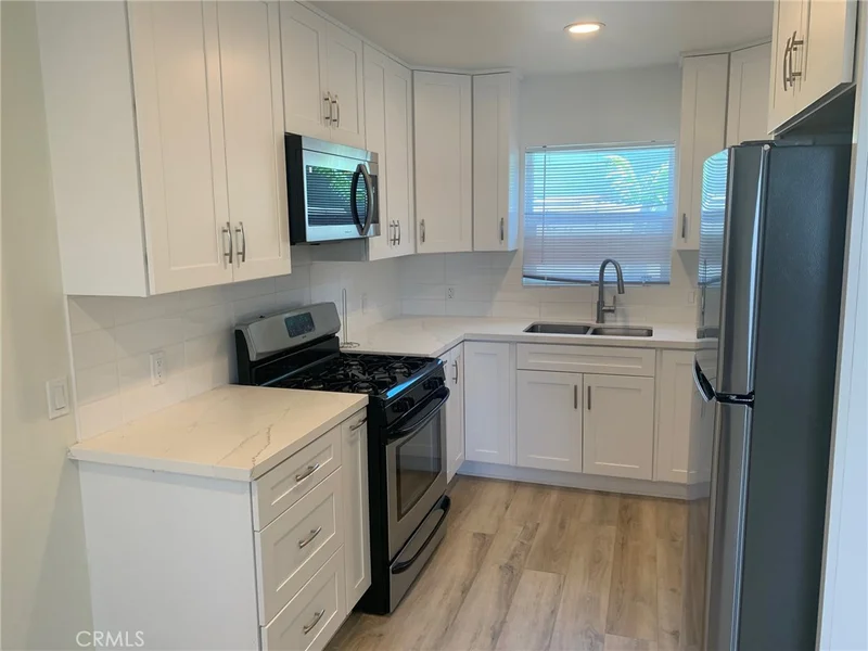 1359 E 94th Street E photo 2