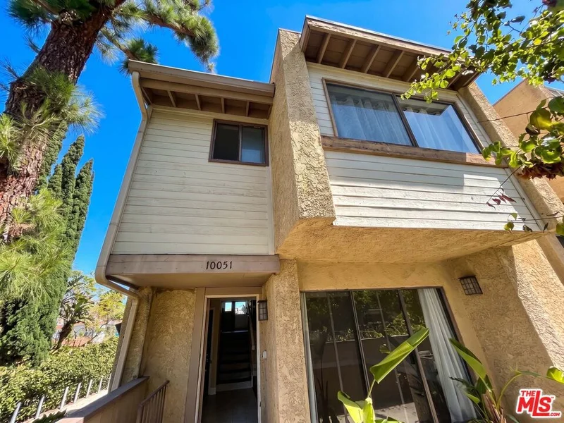 10051 Topanga Canyon Boulevard 15