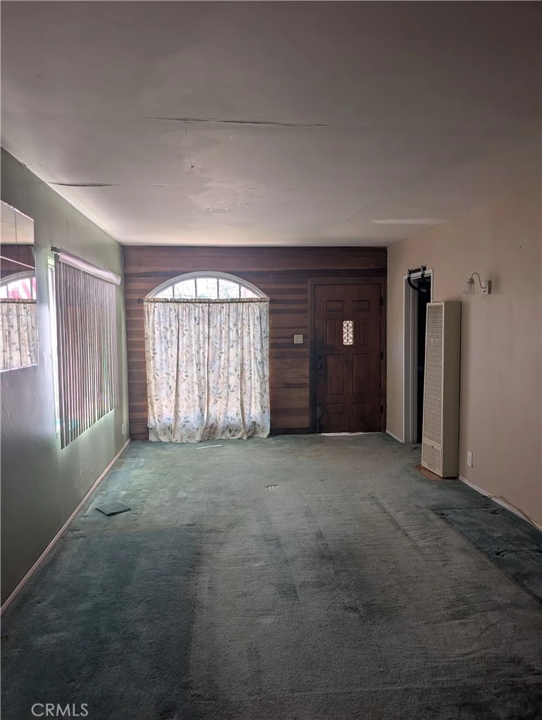 Interior 4