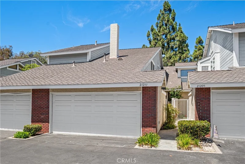 21211 Serra Vista