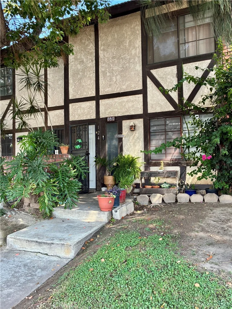 124 E Merrill