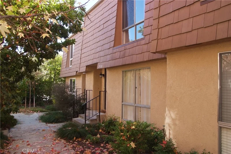 27424 Country Glen Road, Agoura Hills, CA 91301