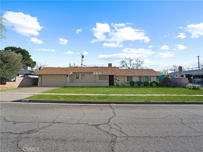 1112 E Avenue J4 photo 2