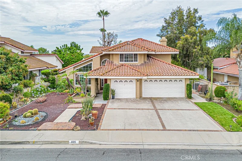 825 BRIDGEWATER Lane