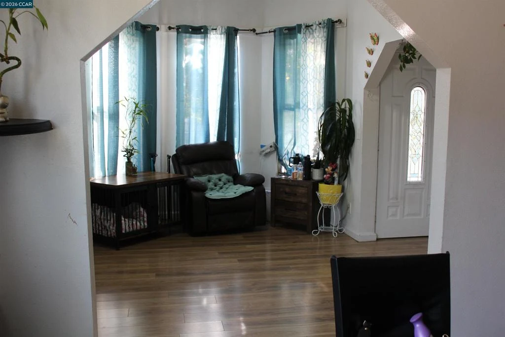Interior 4