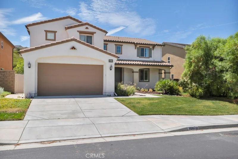 Photo 2 of 16872 Royal Pines Lane