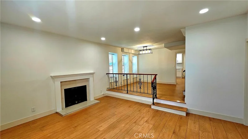 121 N Muscatel Avenue F photo 2