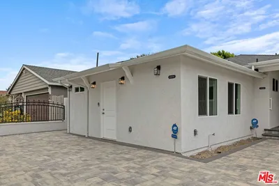 6930 Babcock Avenue
