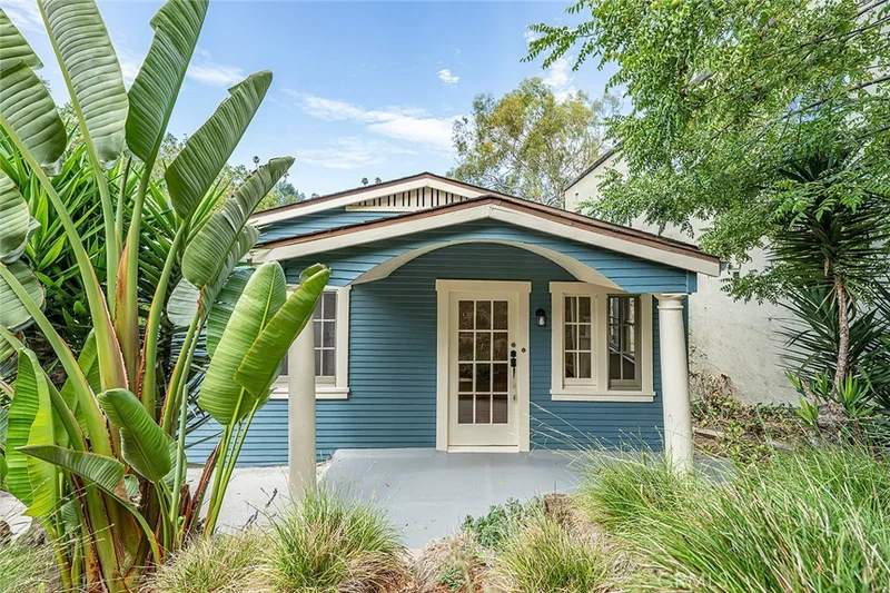 3322 Hamilton Way