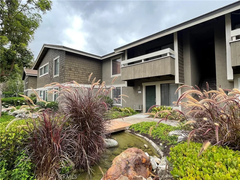 61 Streamwood 61 photo 2