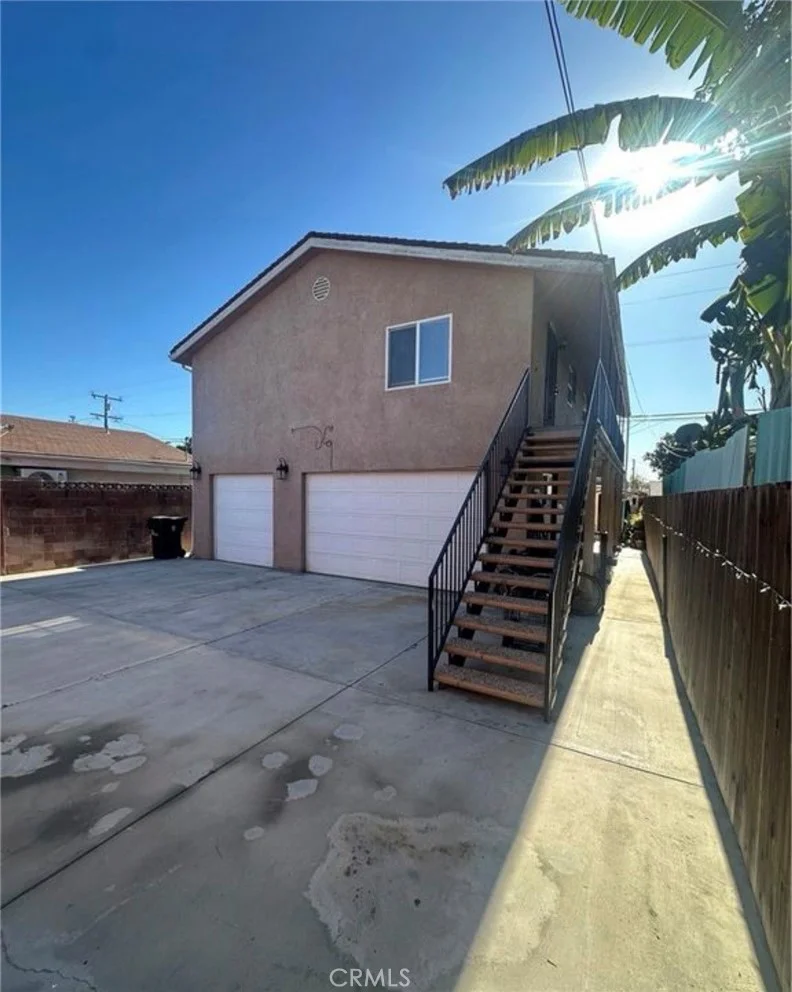 1230 E 68th C photo 2
