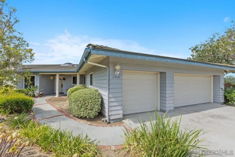 1315 Eagle Glen