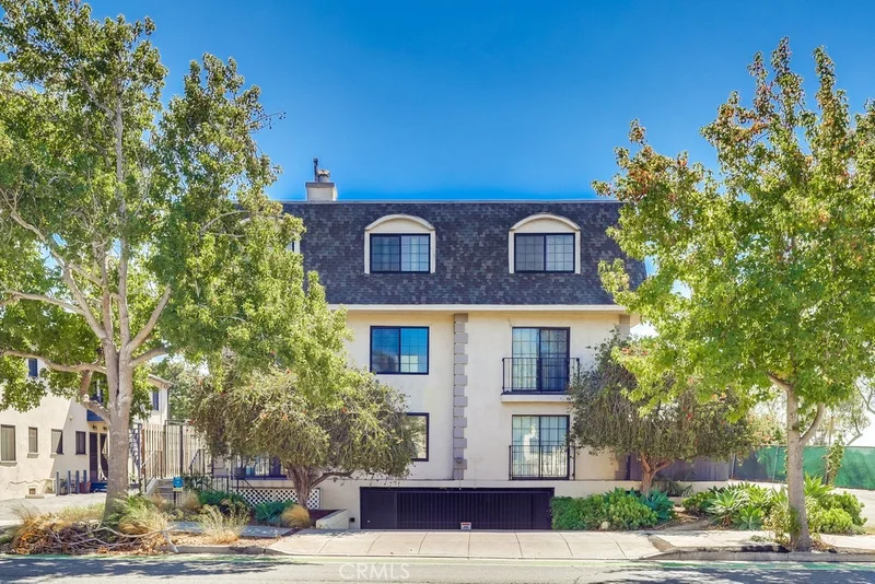 1020 Ocean Park 3