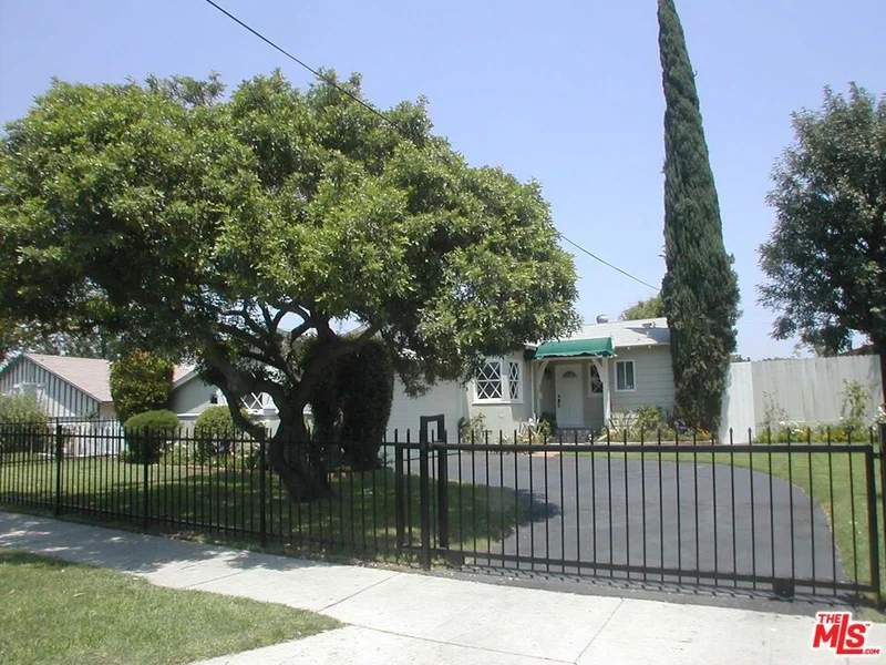 6040 Van Noord Avenue, Sherman Oaks, CA 91401
