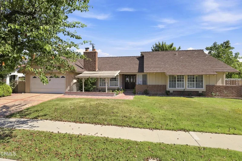 195 W Avenida De Las Flores, Thousand Oaks, CA 91360