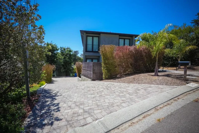 Photo 2 of 315 Los Altos Drive