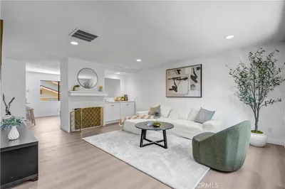 226 N Chandler B photo 2