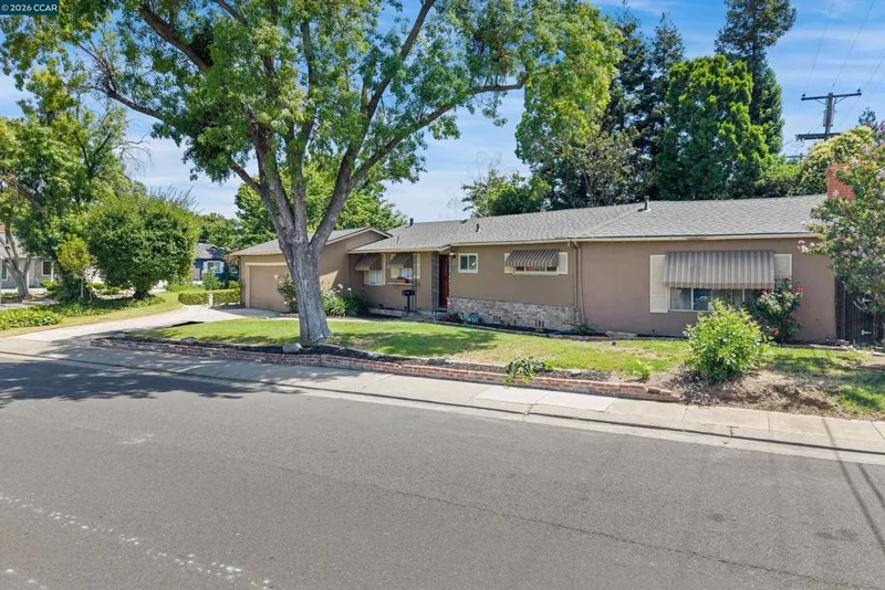 5714 Claremont Ave photo 2