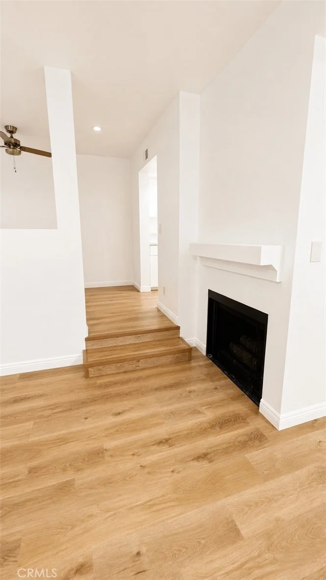 7900 Woodman Avenue 105 photo 2