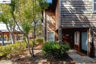 641 Centre Ct photo 2