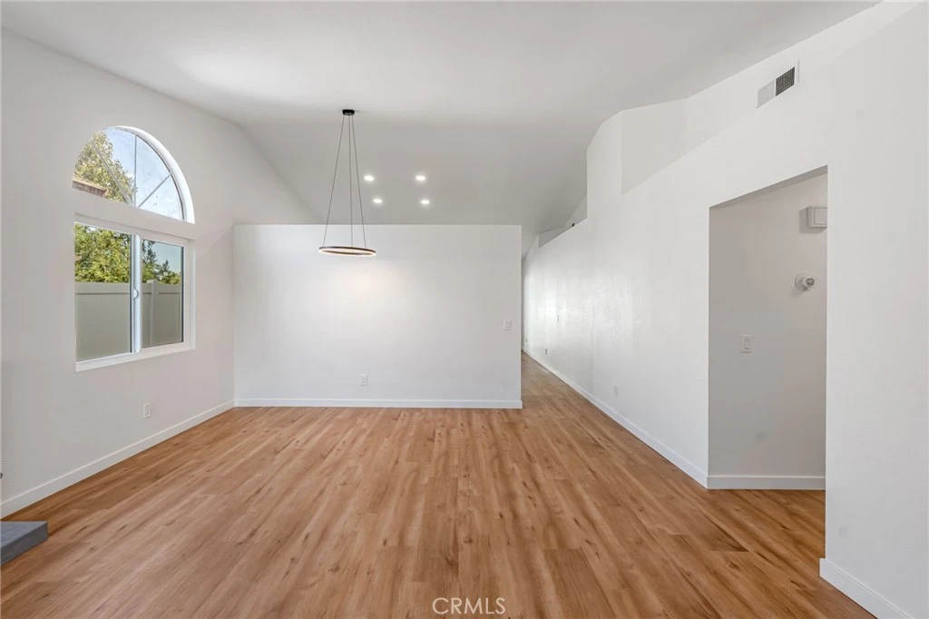 Interior 4