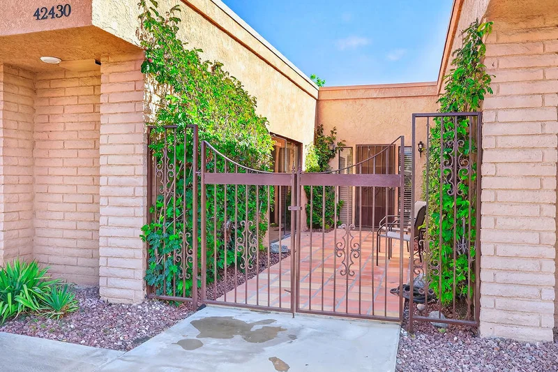 42430 Adams Street photo 2