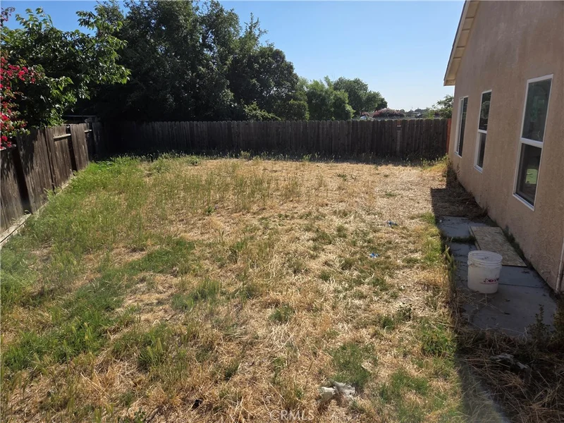 1511 Ronnie Court photo 2