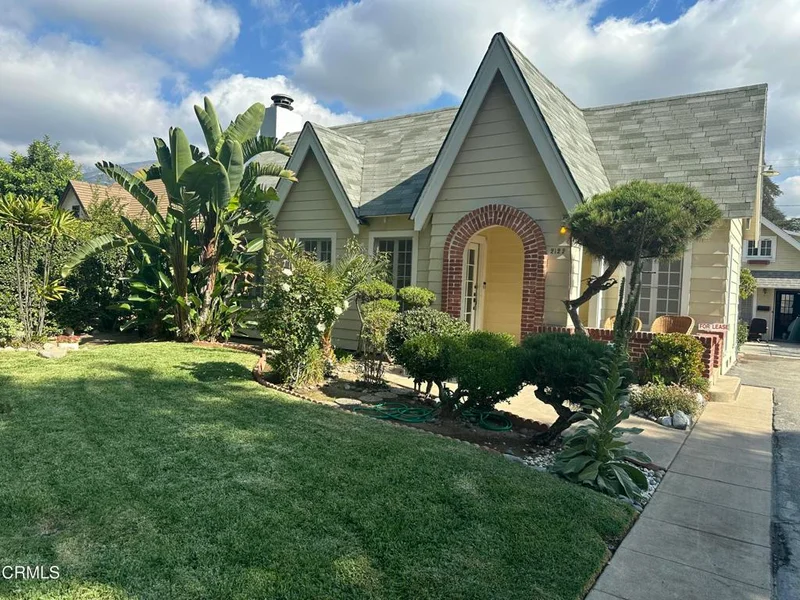 2122 Navarro Avenue photo 2