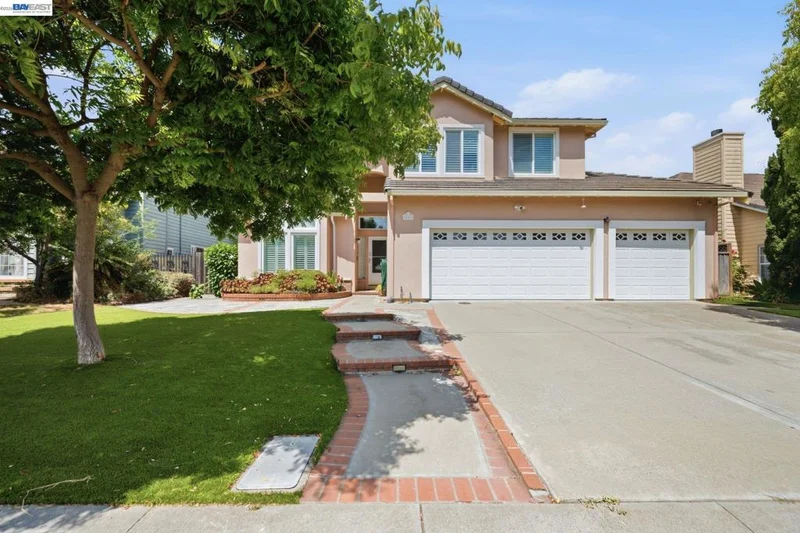 32219 Allison Dr
