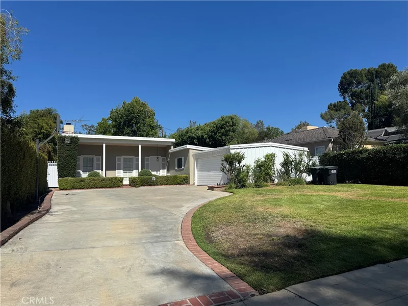 565 Sierra Vista