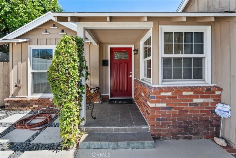 Photo 2 of 14319 Valerio Street