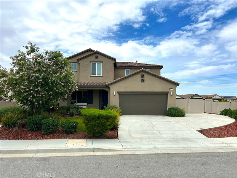 Photo 2 of 1136 Poinsettia Circle
