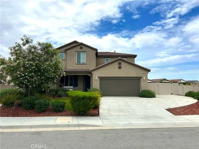 1136 Poinsettia Circle photo 2