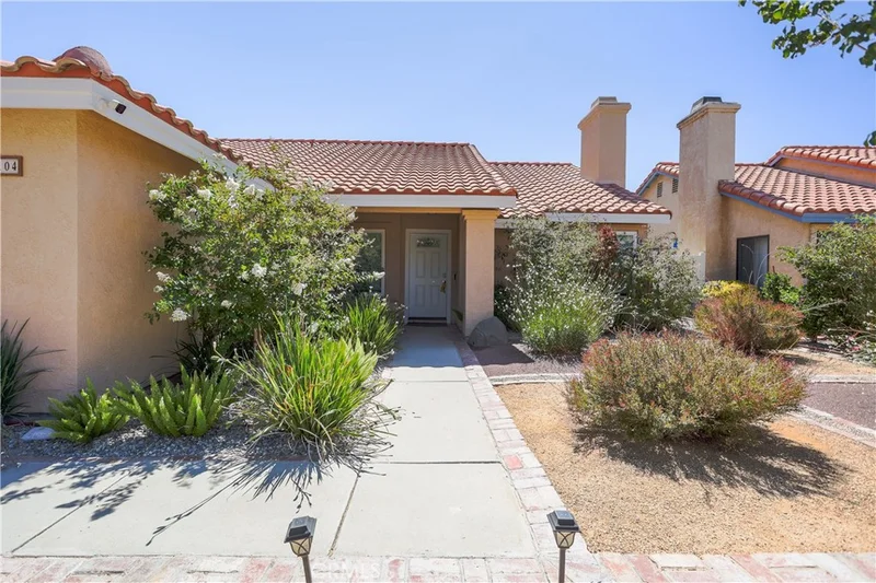 38104 Miramonte photo 2