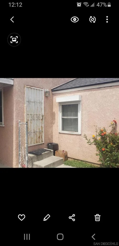 Photo 2 of 420 S Pearl Ave