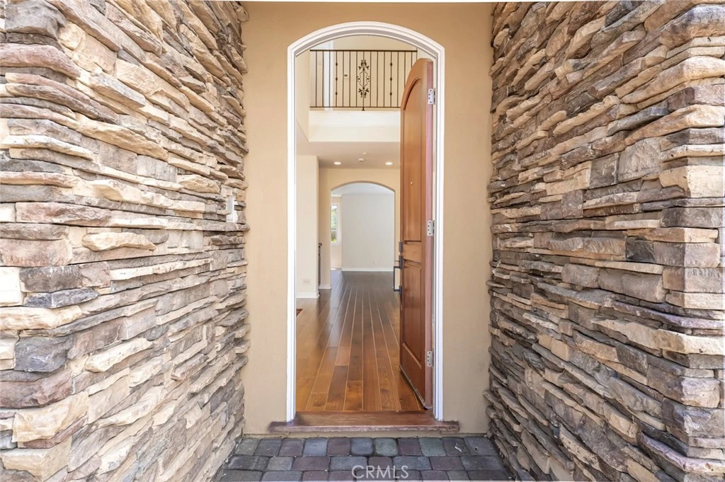 Interior 4