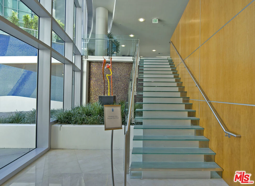 Interior 3
