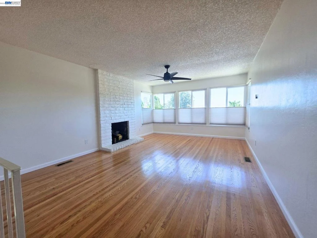 Interior 4
