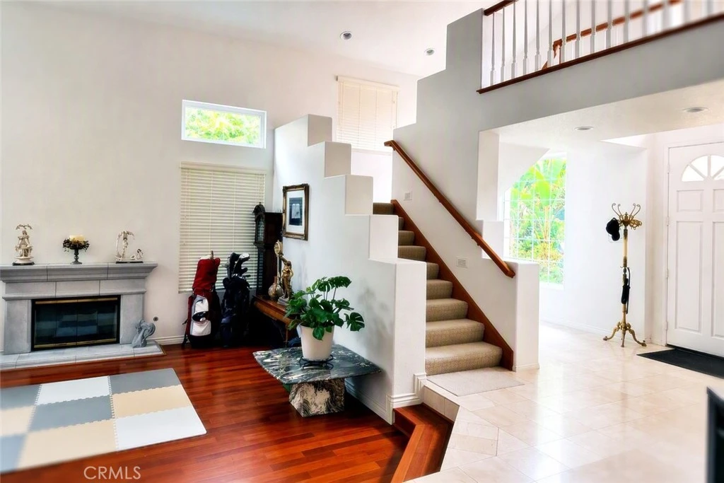 Interior 2